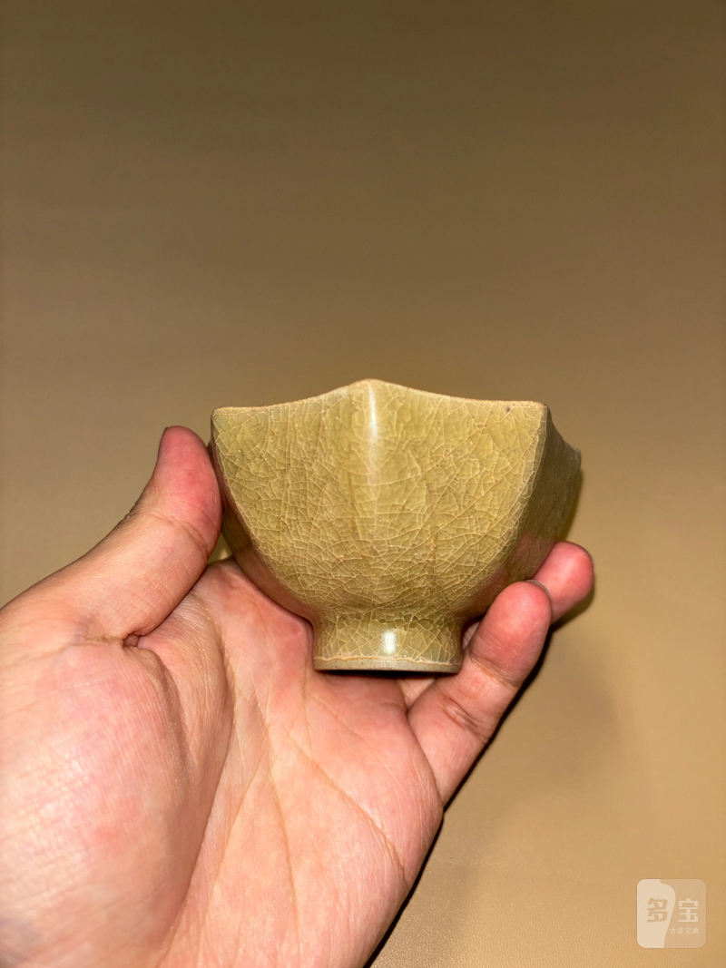 明 米黄釉八方杯 - 图4